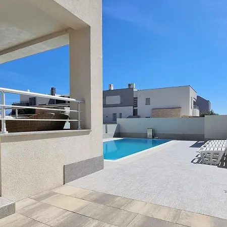 Apartamento Luxury With Pool