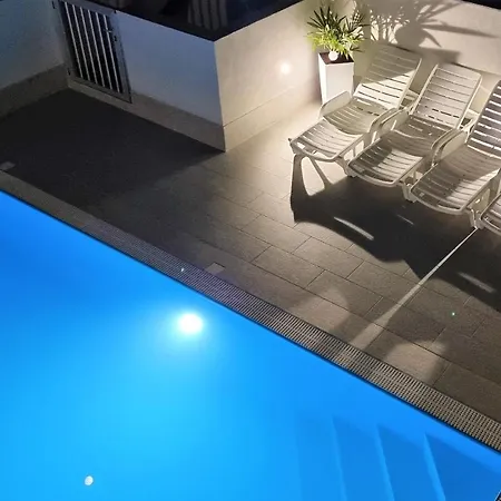 Luxury With Pool *