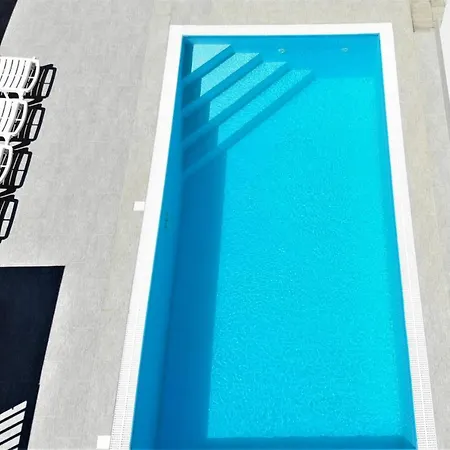 Διαμέρισμα Luxury With Pool